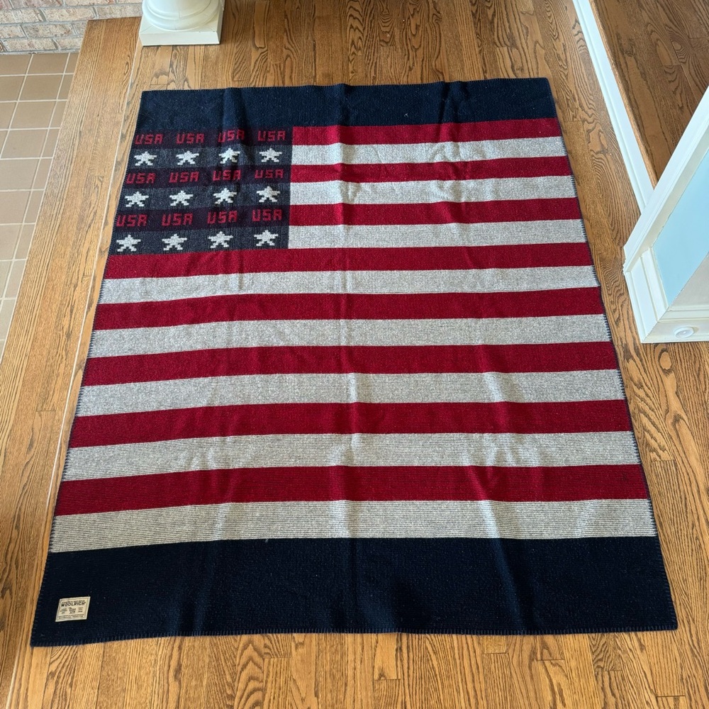 Woolrich USA Flag Blanket / Throw / Tapestry 55” x 68”